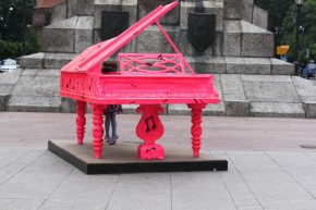 Różowy fortepian promuje rok Chopinowski
